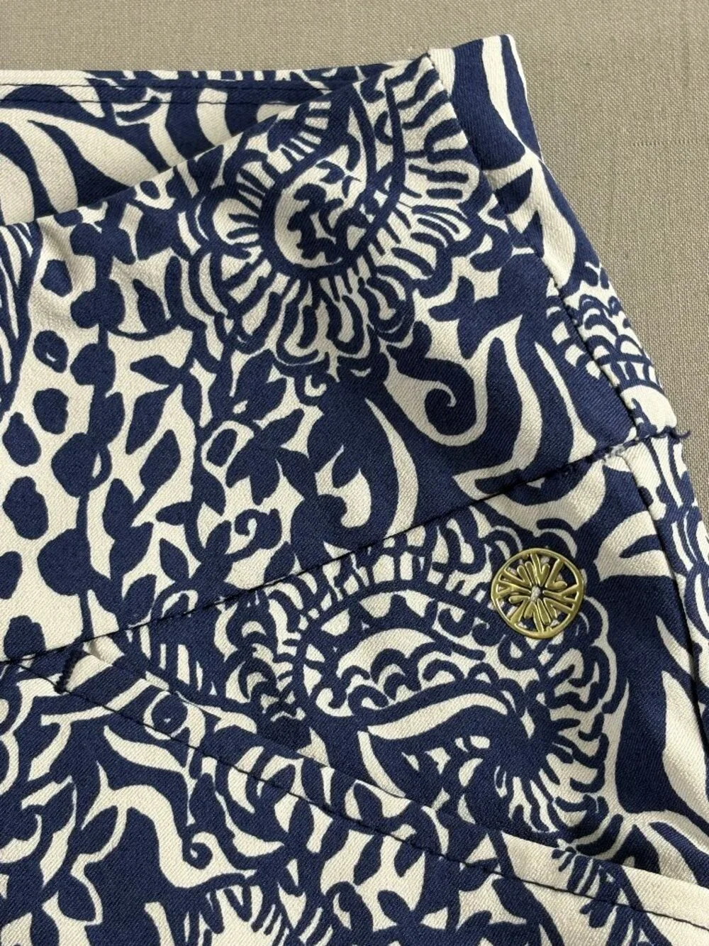 Lilly Pulitzer Luxletic Blue White Paisley Tile Print Leggings Pants Size 4 - Picture 5 of 10